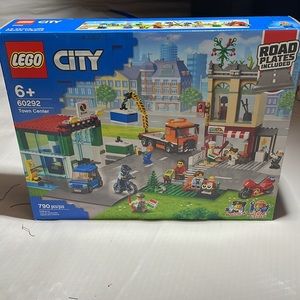Lego City Town Center 60292 NEW IN BOX!